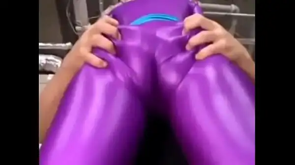 Asiático em spandex