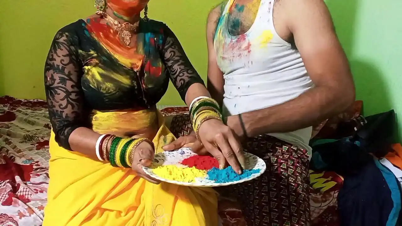 Bahu toca Holi com Sasurji em Holi abrindo Bhurr, Desi Bengali Chudai Vídeo