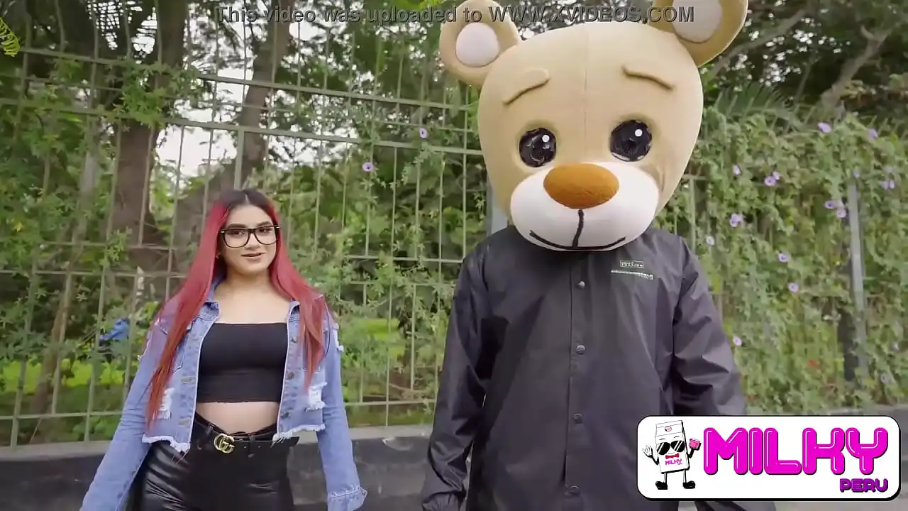 Rosario fica com tesão na rua e acaba trepando com Milky Bear ... Não olhe para ele se você for sensível !!